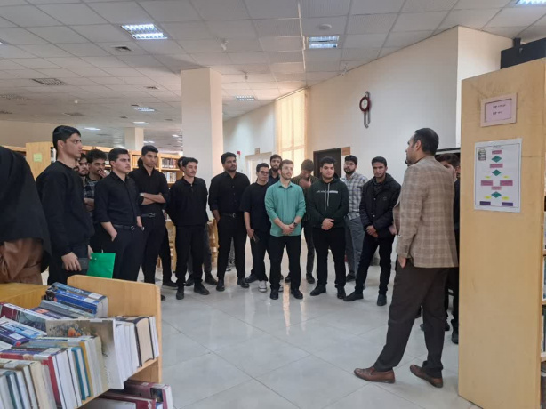 بازدید آموزشی سه گروه دانشجویی و دانش‌آموزی از کتابخانه مرکزی و مرکز نشر دانشگاه بیرجند